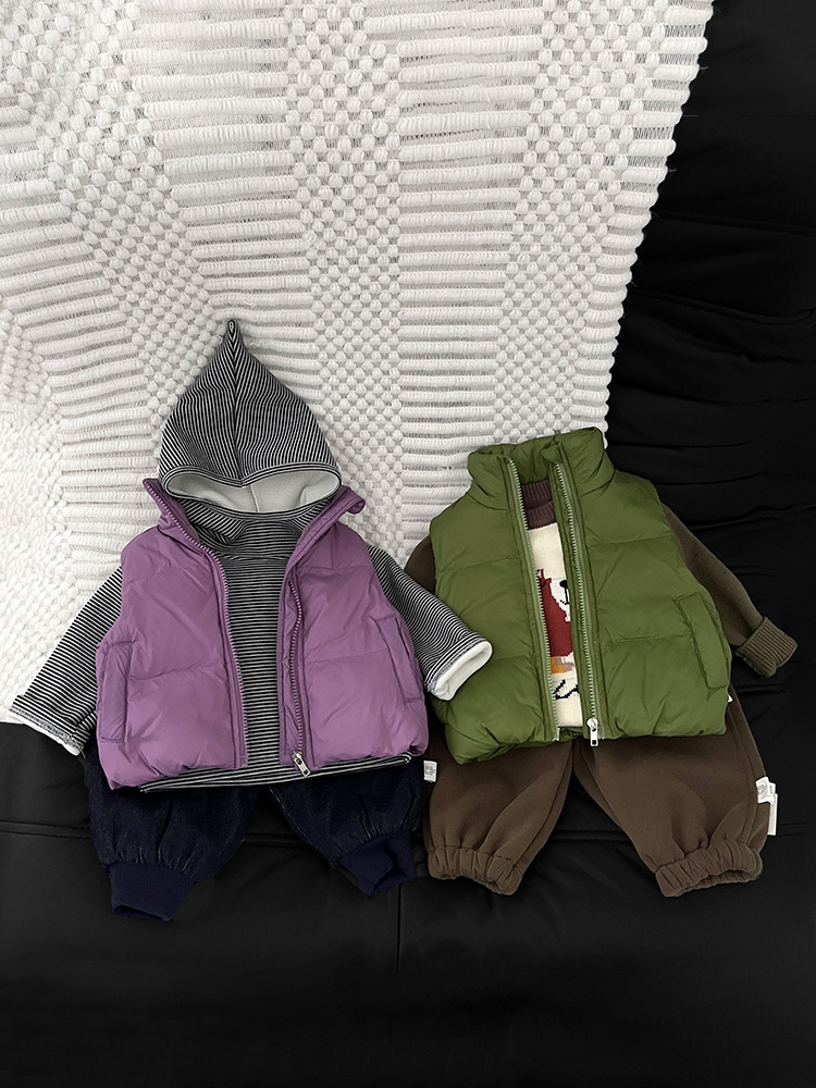 Chaleco de plumón infantil 2025 otoño y invierno moda cool bebé chaleco de hombro blanco para bebés chaleco grueso