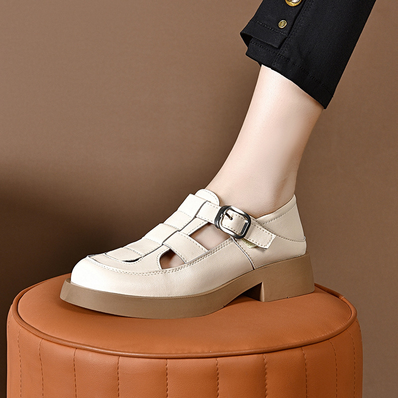 Giày sandal nữ da thật khoét lỗ mũi tròn đế dày bệt phong cách La Mã — Màu đen