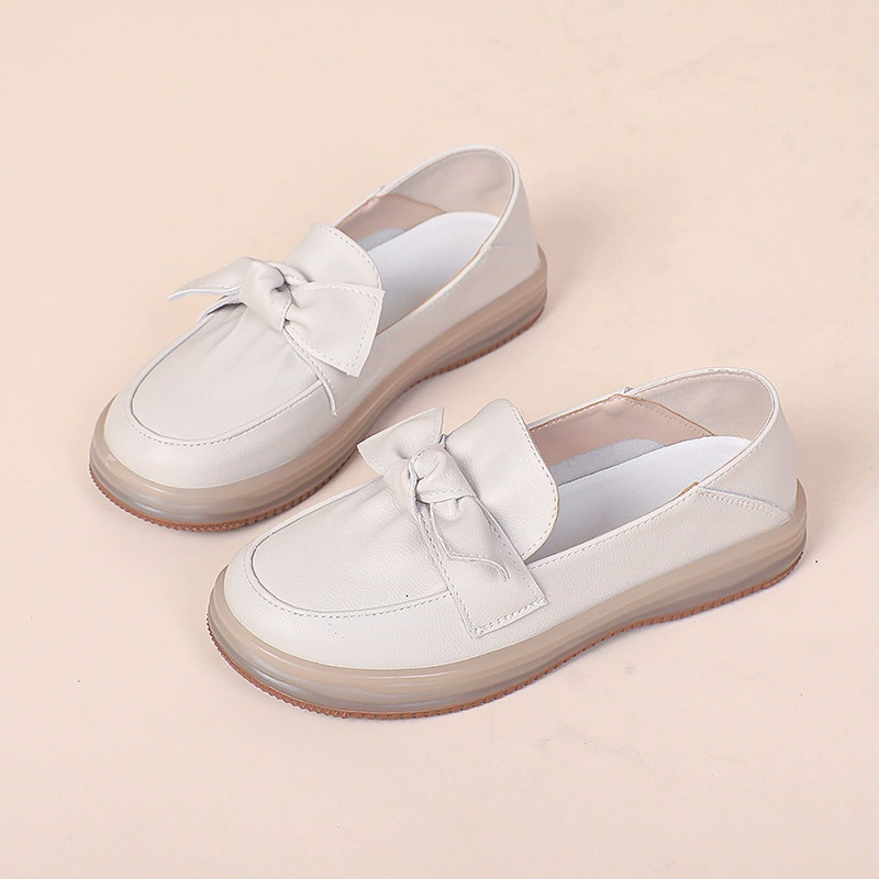 Лук два носить маленькие кожаные туфли женский 2024 новый дикий рафу обувь повседневная мягкая подошва медсестра дышащая модная одиночная обувь