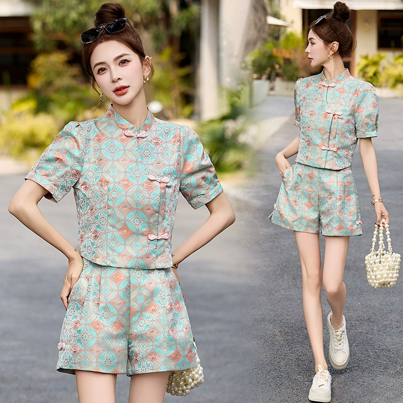 Новый китайский жаккардовый костюм для женщин, лето 2025, новый жаккардовый комплект из шорт с пряжкой и топом