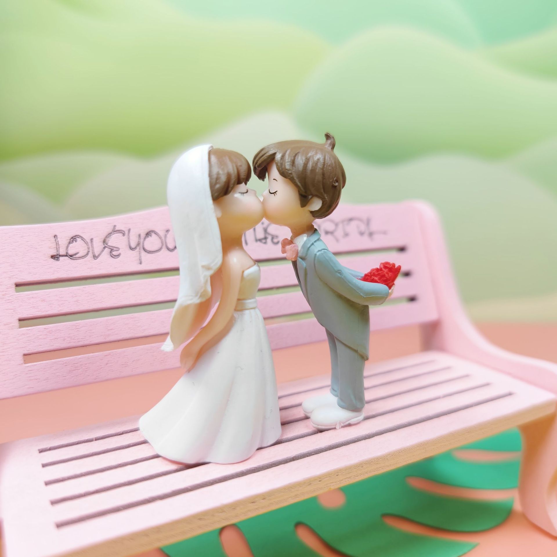 손을 뒤로 한 신부-회색 1 쌍