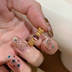 新しいスタイルの古法の透かし彫りのダイヤモンドの指輪の女性の軽くて豪華な高級感の糸の指の輪の百合のバレンタインデーは彼女にプレゼントを送ります。