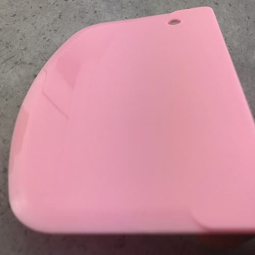 Manufacturer supplies baking tool scraper, PP cream cake flour cutting knife, semicircular plastic scraper with hole