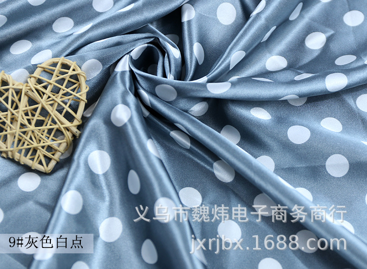 9灰色白点