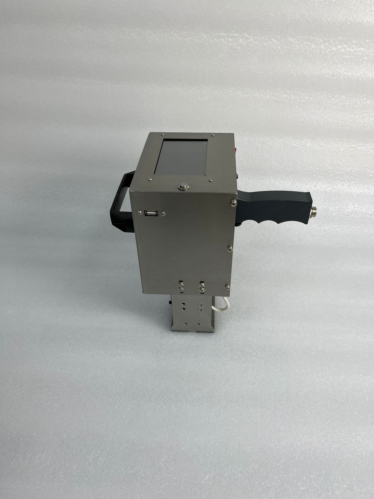 Xuanyi Máquina de marcado eléctrica portátil Máquina de grabado de metal Máquina de codificación de marco de placa de acero Máquina de codificación VIN de viga de automóvil