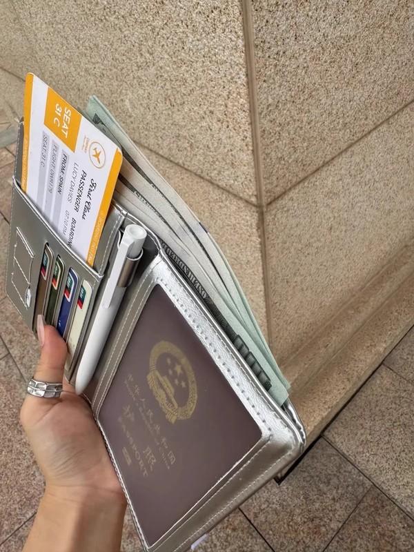 小众韩系银灰色护照夹高颜值出国旅游身份证件收纳套卡包高级感|undefined
