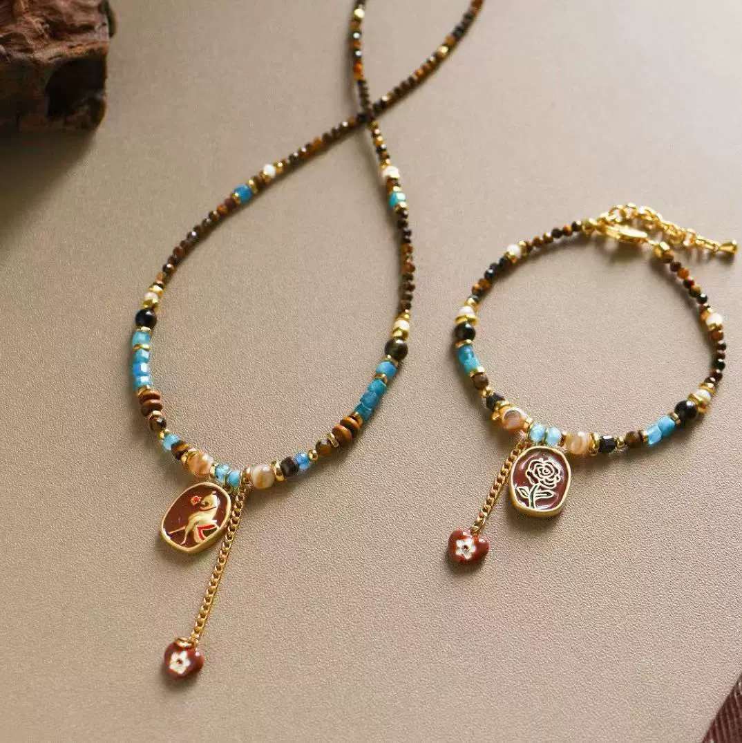 2025美拉德色系虎眼石串珠滴釉小马吊坠手链项链轻奢高级感百搭