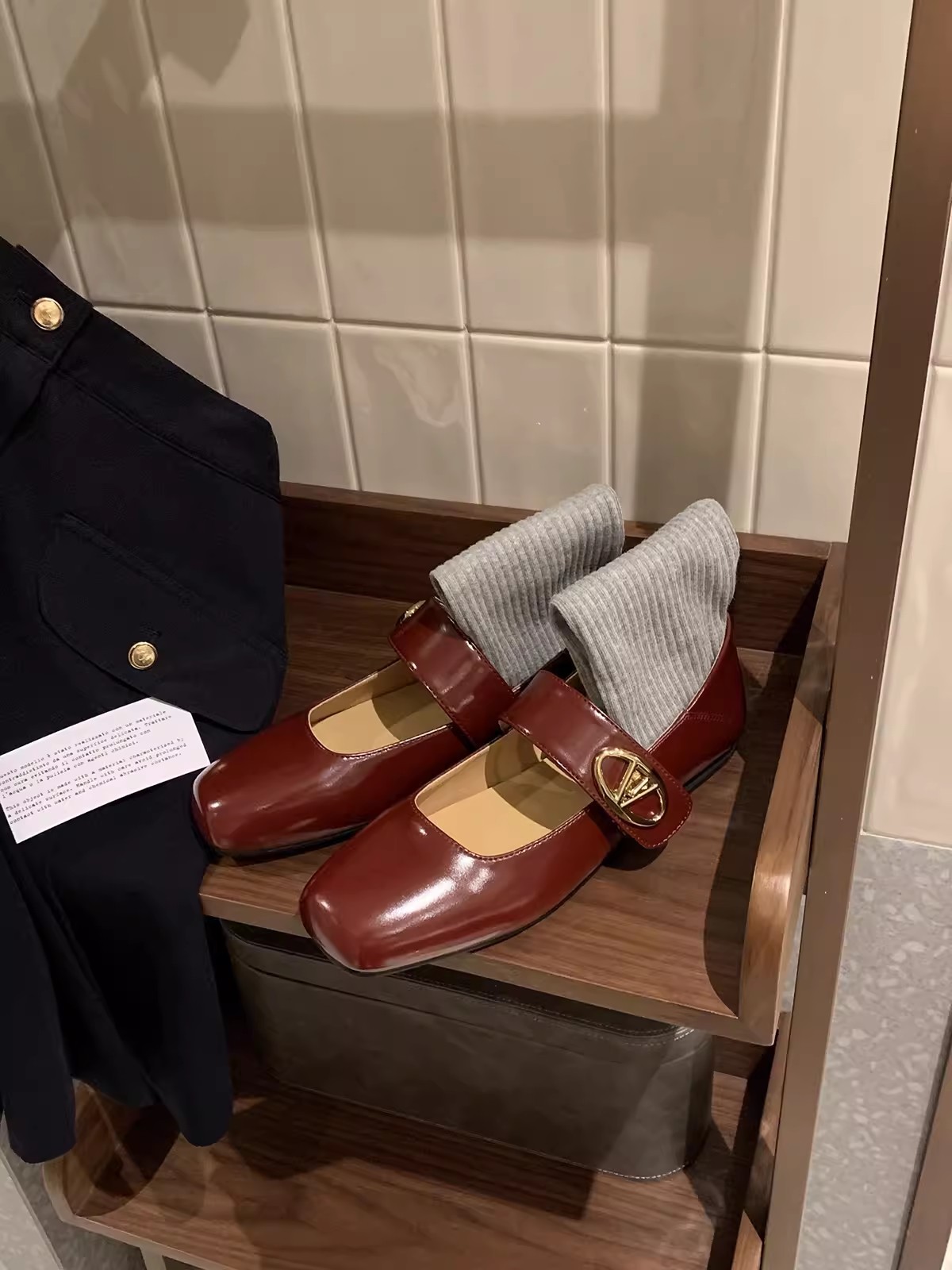 Madre de uva de piel de vaca con el estilo retrógrado francés una palabra con velcro Mary Zhen boca plana zapatos de una sola mujer