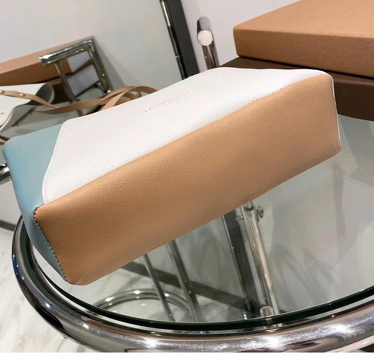 2023 Foreign Trade City simple portable tote bag color bronzing makeup mobile phone change women's bag spot wholesale 2023 Foreign Trade City simple portable tote bag color bronzing makeup mobile phone change women's bag spot wholesale