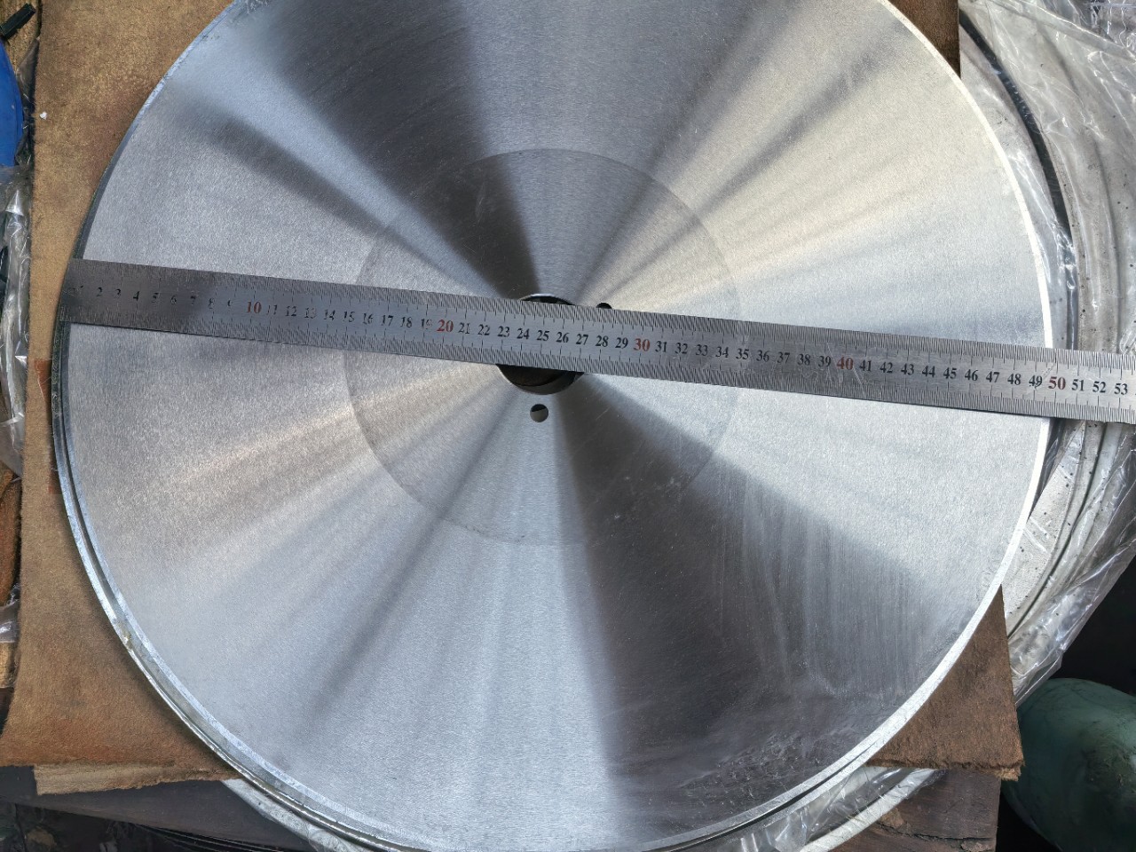 厂家供应SKD-11材料分切机刀片 610x68.3x4.7大回旋切布机圆刀片