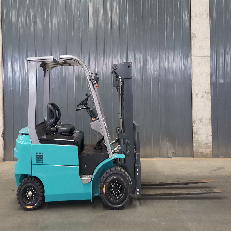 四轮平衡重锂电电动叉车座驾式新能源全电叉车重平衡车叉车