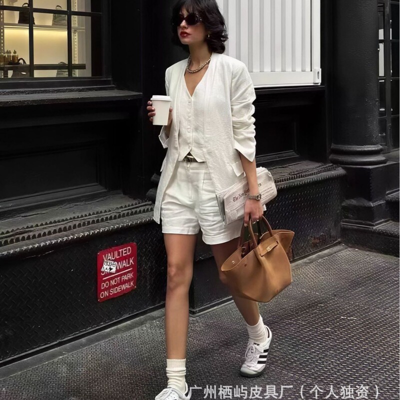 Demellier Frosted Wing Bag, Retro and High-End Style, Large Capacity, Commuter Shoulder Bag, Underarm Bag, Single Tote Bag