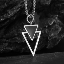 不锈钢男士三角吊坠欧美时尚个性饰品高级感几何项链跨境专供批发