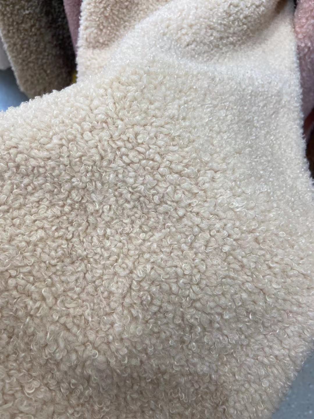 En stock fuente de poliéster fragante tela de Cachemira concubina fragante cálido pijama abrigo ropa zapatos y sombreros textiles para el hogar
