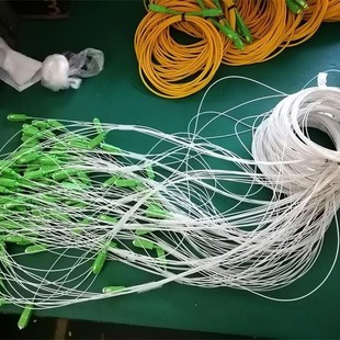 Fiber Optic Splitter Micro Splitter 1 to 4 Scapc 0.9mm Fiber Output 1m Customizable