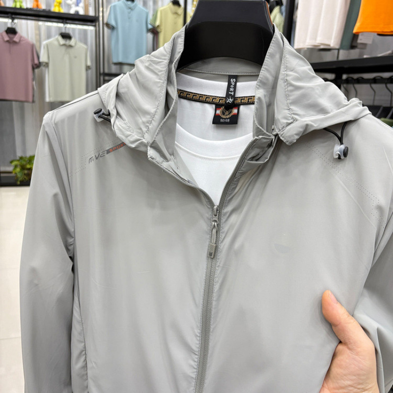 2025 ropa de protección solar de verano nuevos productos para hombres, sin costuras, moda con capucha, nueva ropa de piel para jóvenes y de mediana edad para hombres