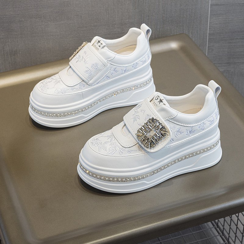 Thick-soled 8cm height-increasing white shoes, 2026 new model, patterned with Velcro and rhinestones, Chinese-style dark pattern casual women's shoes