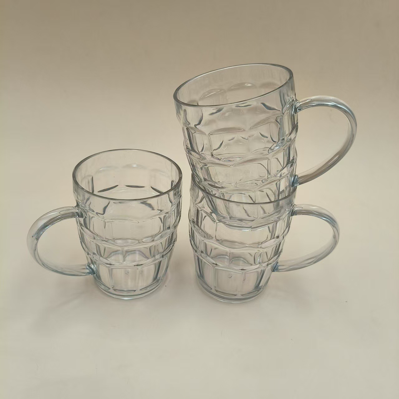 El fabricante lleva al por mayor una taza de cerveza transparente, una taza de plástico, una taza de piña creativa, una taza de té con leche, una taza de cerveza. image 4