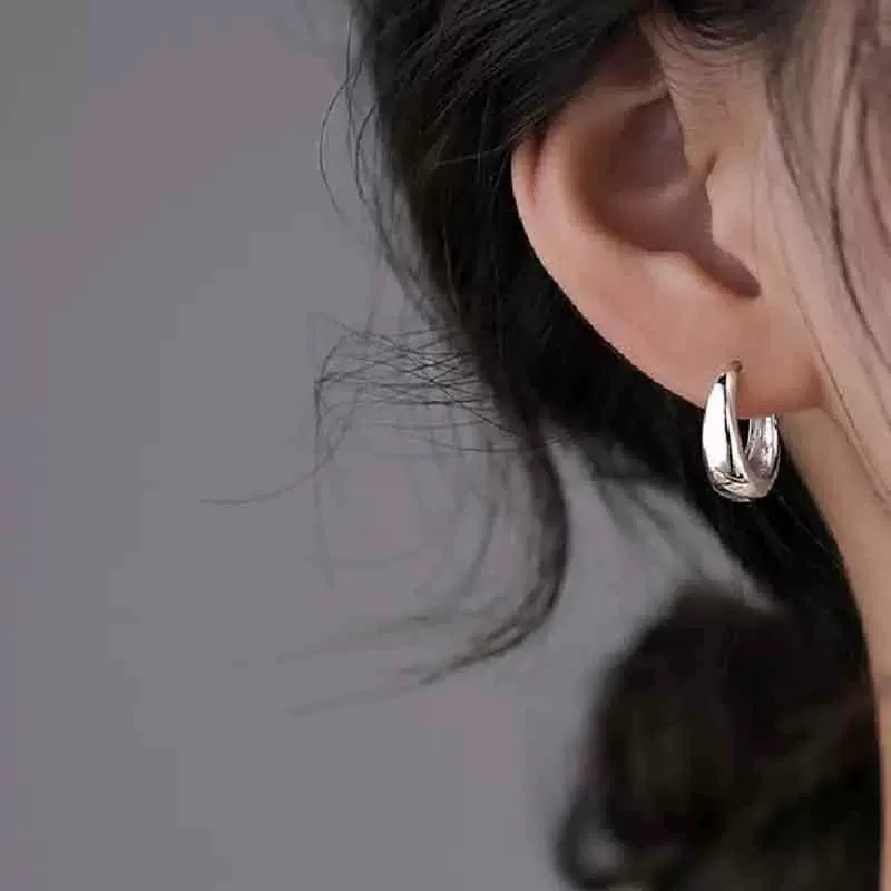 水滴形素圈耳环女ins高级感轻奢个性百搭耳扣2024年超火新款耳饰