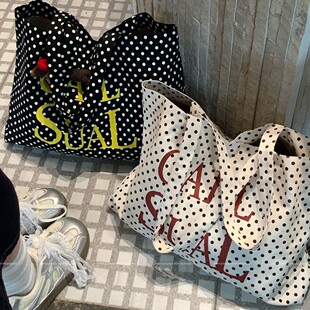 �nϵ�͹źڰײ��c�������ذ�Ů������ͨ�چμ��citywalkُ���