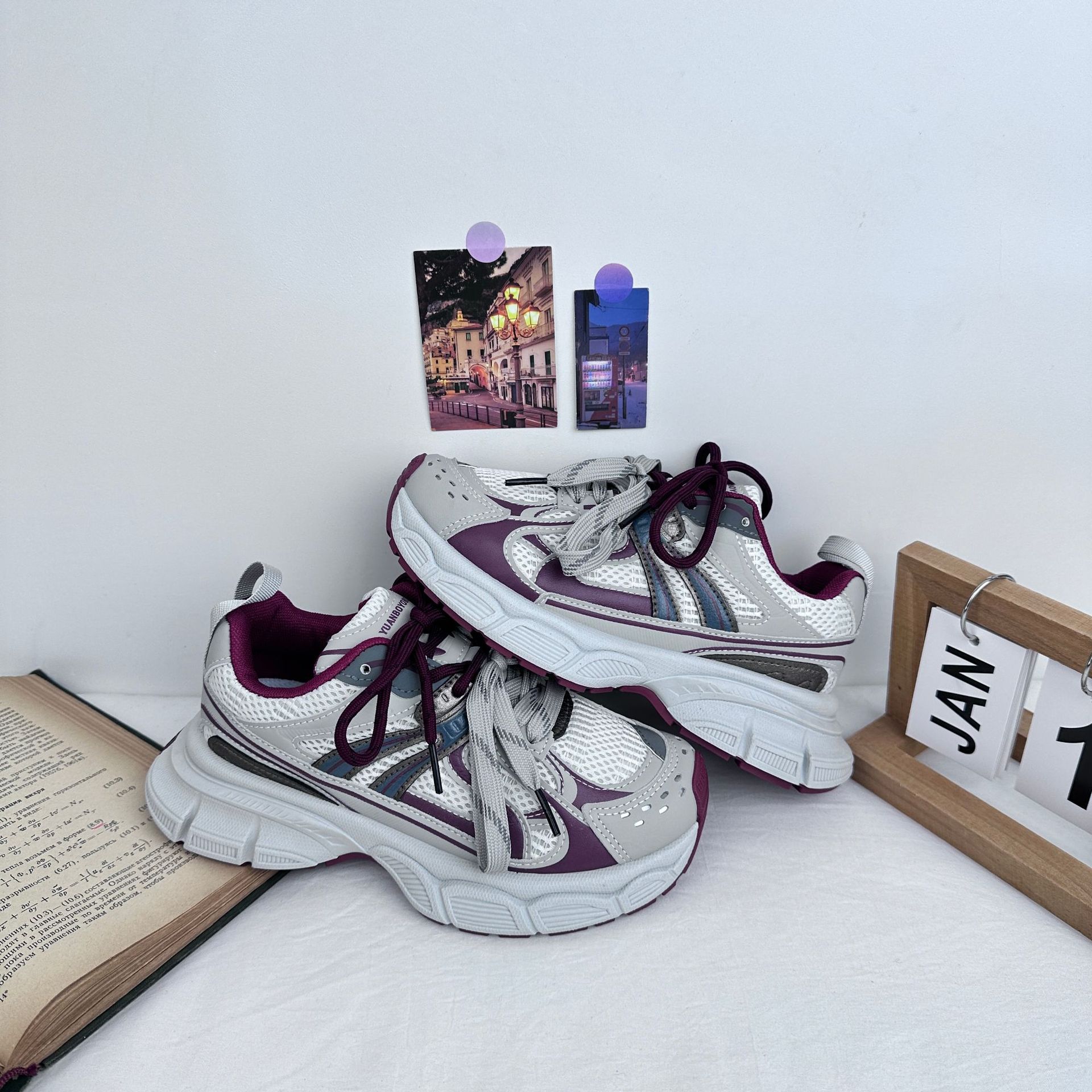 Yuanbo2025 primavera de zapatos deportivos ociosos de mujer estudiantes de estilo coreano transpirables zapatos de suela gruesa zapatos de mujer