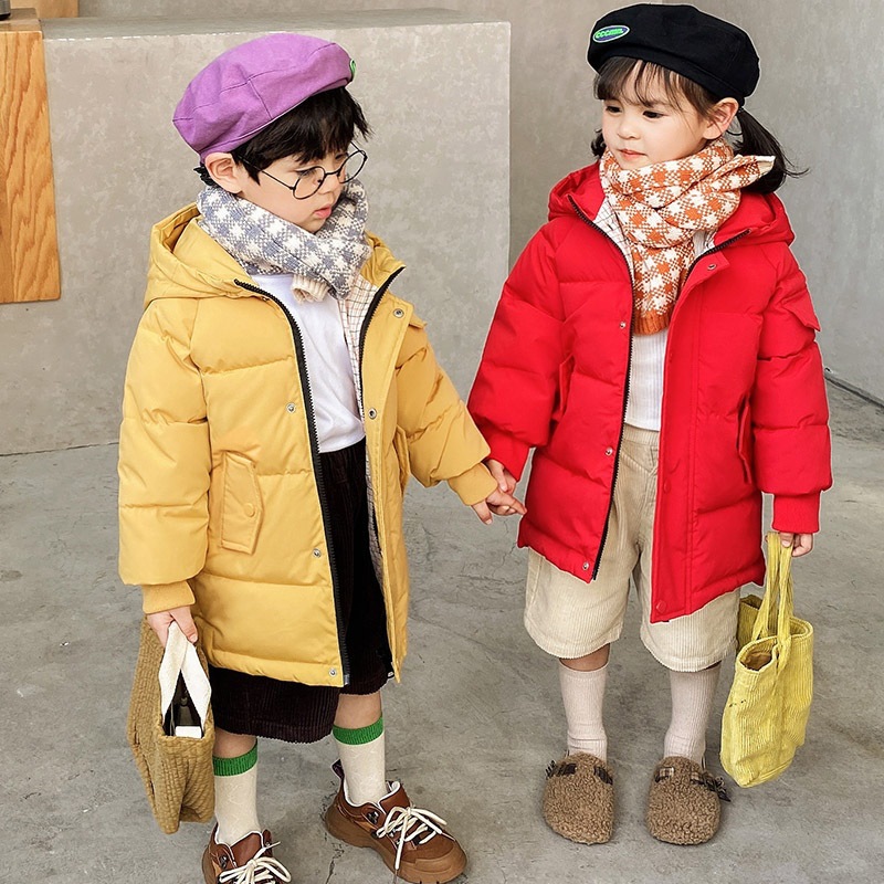 Abrigo acolchado de algodón para niños de invierno engrosado cálido de longitud media estilo occidental ropa para niños abrigo acolchado de algodón para niñas para niños medianos y pequeños