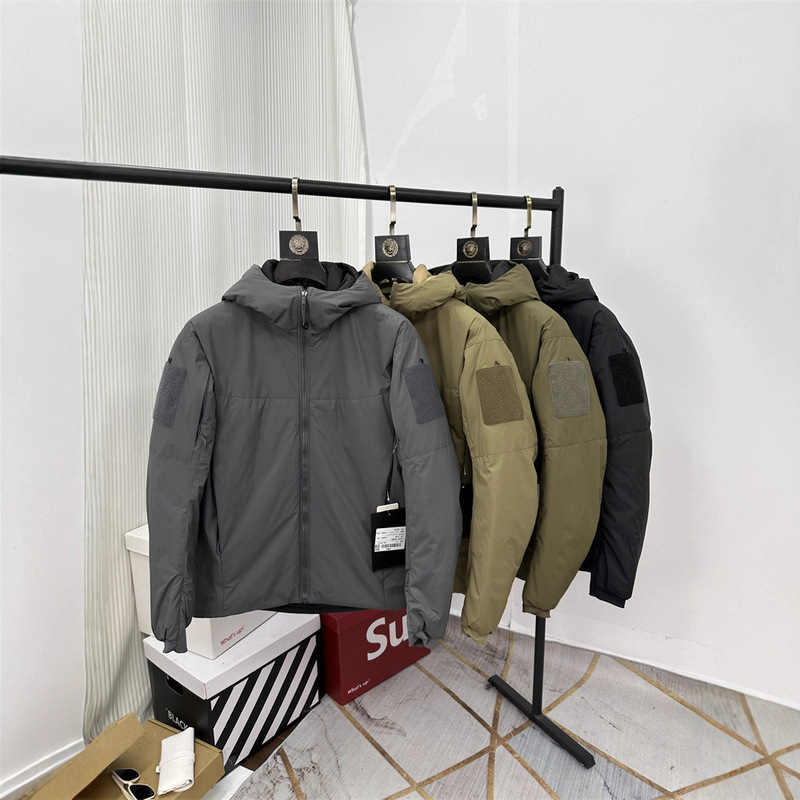 Winter Men's Fashionable Outdoor Lightweight Sports Anti-Peaks and Water-Repellent Lightweight Warm Hooded Cotton Jacket Winter Men's Fashionable Outdoor Lightweight Sports Anti-Peaks and Water-Repellent Lightweight Warm Hooded Cotton Jacket