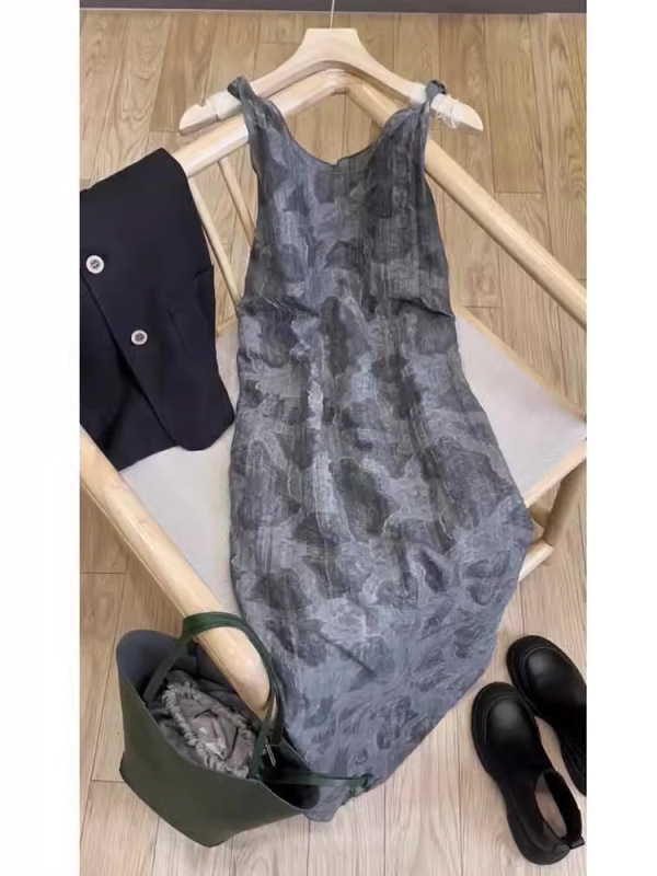 チャンネルの牛グッズ！美しいフレンチスタイルの梨型体型痩身サスペンダードレス|undefined