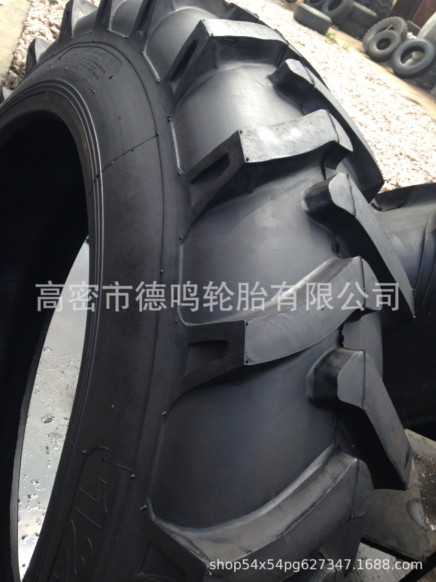 Suministro Lei Jia 12-38 Herringbone tractor agrícola neumático 12-38 Herringbone neumático