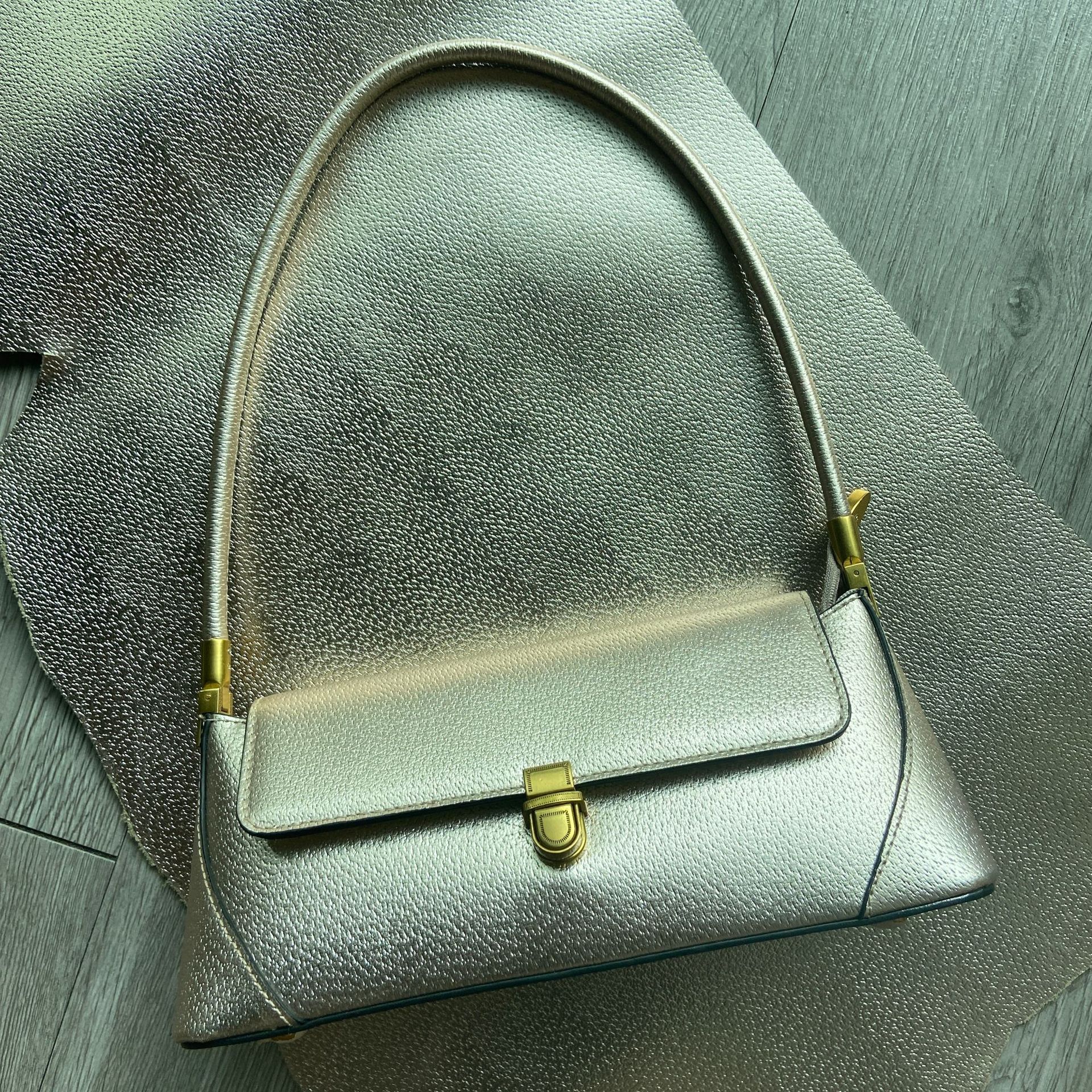 新款法棍包小众牛皮高级感单肩腋下真皮女包