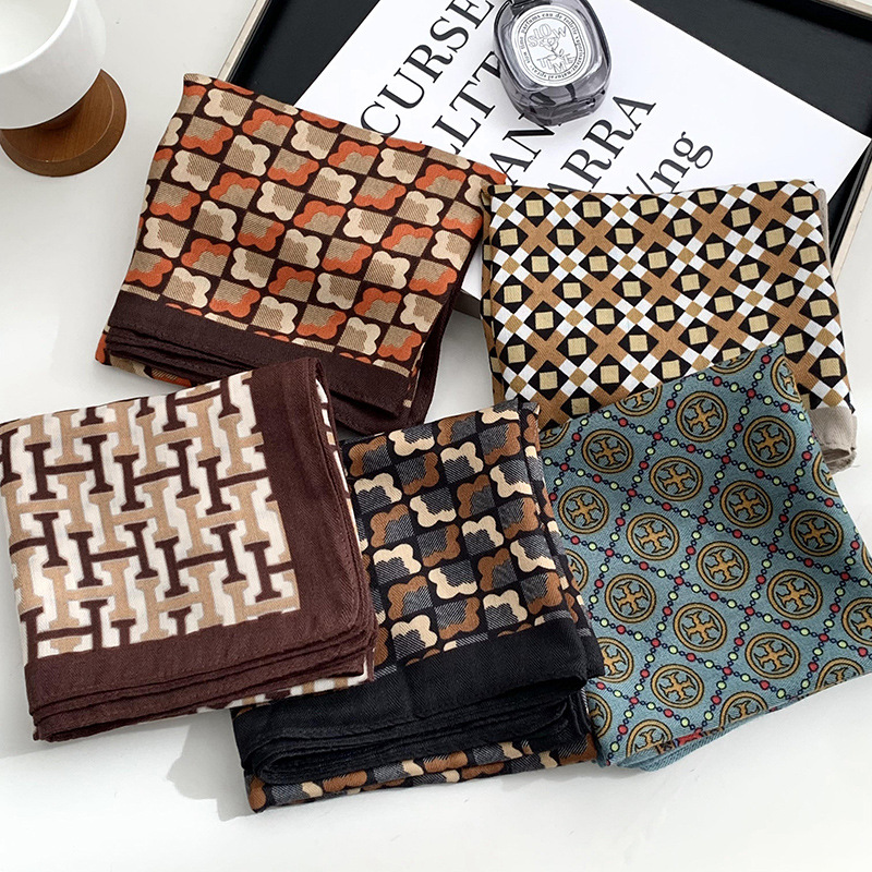 Bufandas de seda cuadrada alta sensación de 2025 nuevo bufandas de algodón de anacaju versátil pequeña bufandas de cabello cuadrada bufandas de seda al por mayor