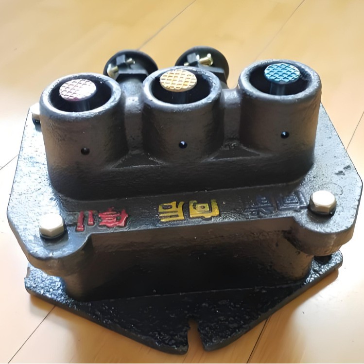 Caja de conexiones a prueba de explosiones de cable de baja tensión para minería BHG1-3600A / 10KV-2T Caja de conexiones de cable de alta tensión