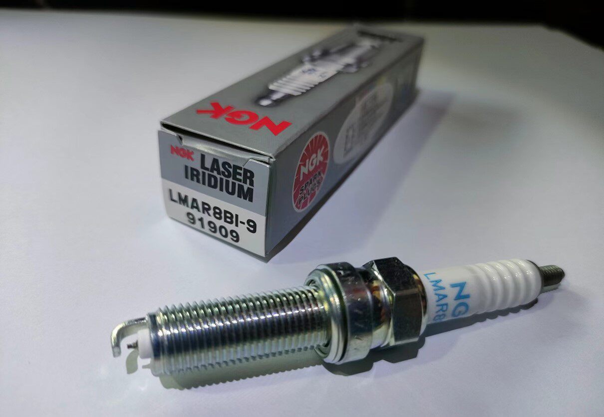 NGK genuine motorcycle iridium spark plug LMAR8BI-9 is suitable for CFMOTO 450SR and Sun V-Rui