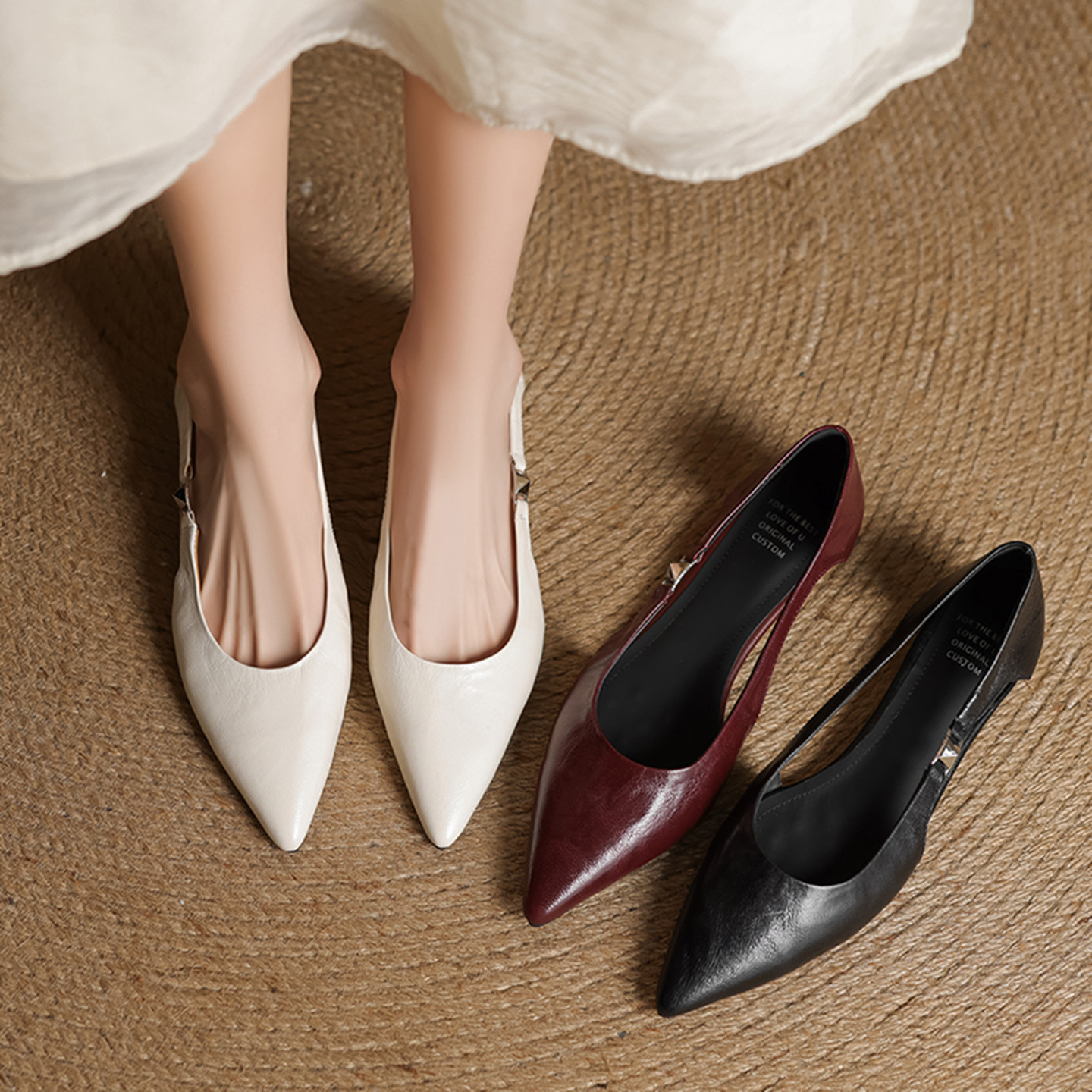 Sandal nữ da cừu mũi nhọn gót thấp hở mũi kiểu Hàn Quốc — đen