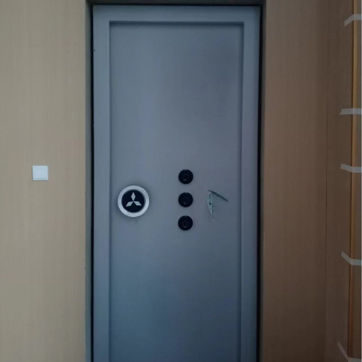 北京私人别墅博物馆收藏室地下室文件存放门防护门碳钢金库门厂家