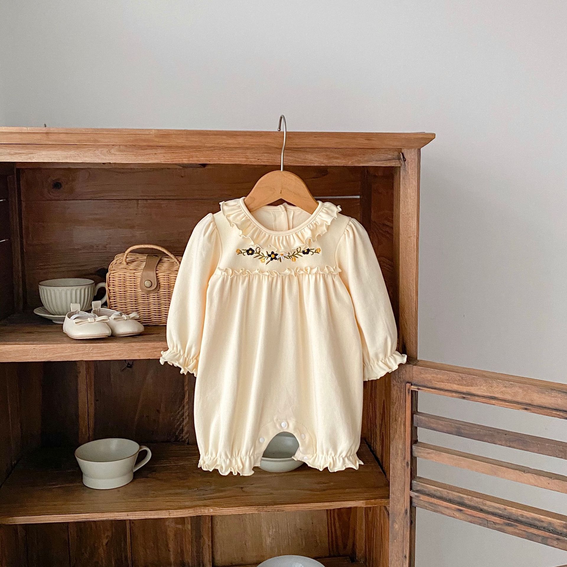 2024 Autumn New Baby and Girl Clothing Embroidered Small Lotus Leaf Collar Long Sleeve Loose Short Crawler jumpsuit_voghion.com