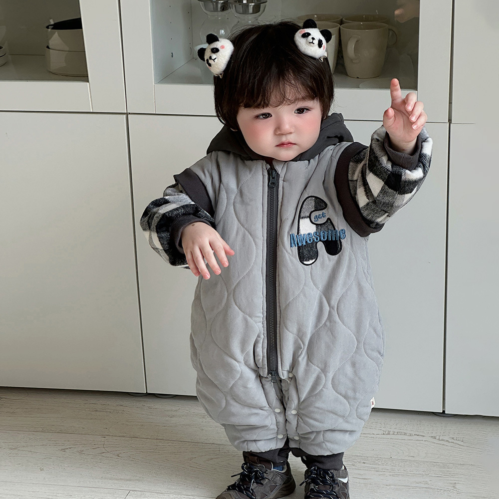 2024 nuevo bebé de invierno estilo coreano a cuadros de estilo occidental acolchado de algodón acolchado grueso cálido y cómodo abrigo de algodón de una pieza suave