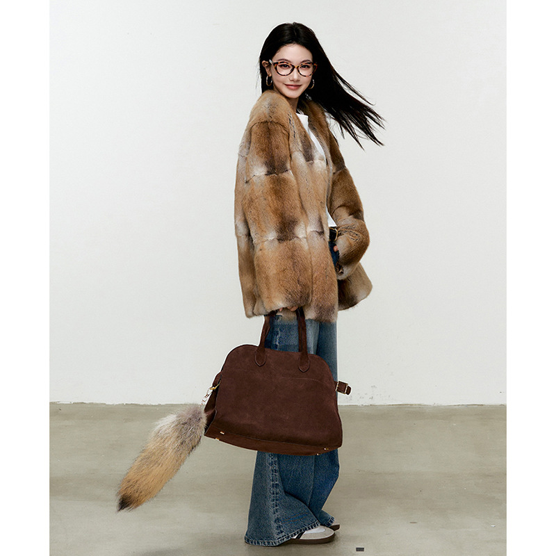 Fifty and Mature, Like a Dream, Retro and Fashionable, Natural Original Color, Whole Mink Fur, High-End Winter 2025 New Collection