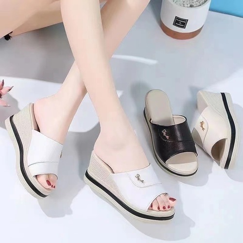 Soft leather slippers for women in summer new style wedge shoes for women in women's shoes for women in versatile scoop cake thick sole heightened one-line sandals for women