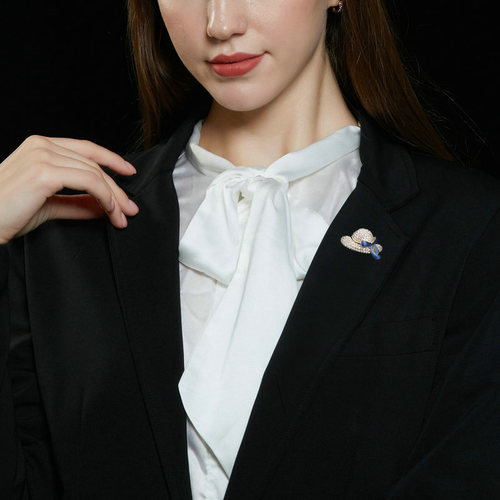 New temperament small suit collar pin cardigan anti-exposure pin silk scarf button niche creative design hat brooch