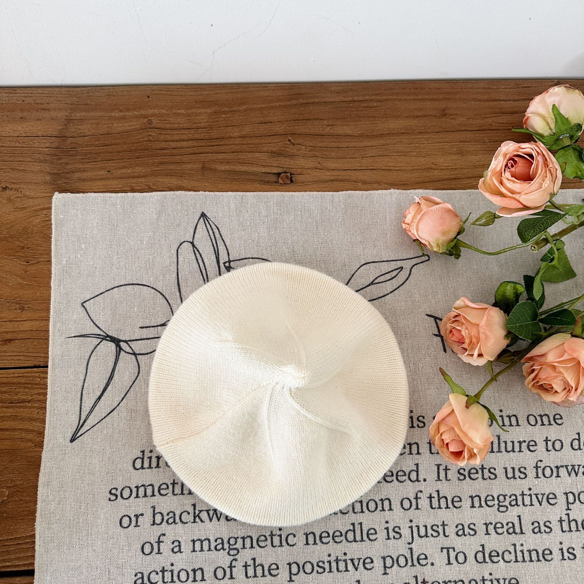 Boina de punto para niños otoño nuevos niños y niñas primavera y otoño sombrero de pintor bebé niña sombrero accesorios de ropa