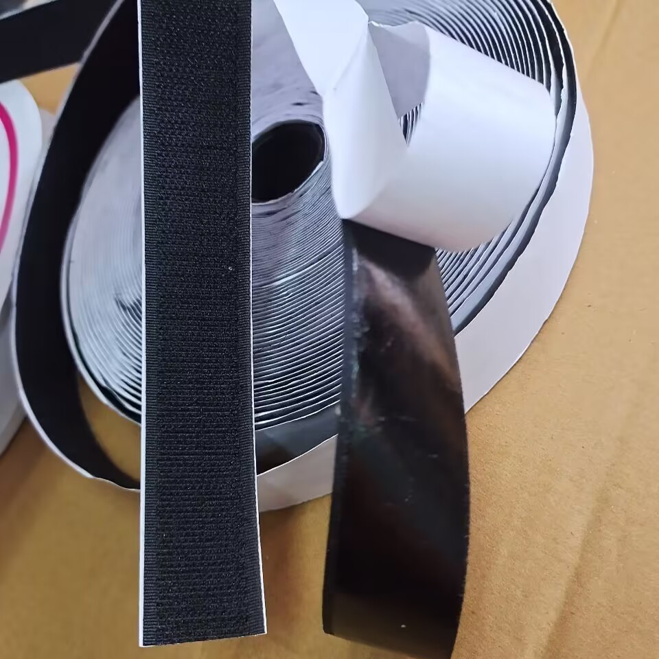 批发背胶魔术贴无痕纱窗门帘固定防滑贴勾毛自粘粘扣带背胶字母贴