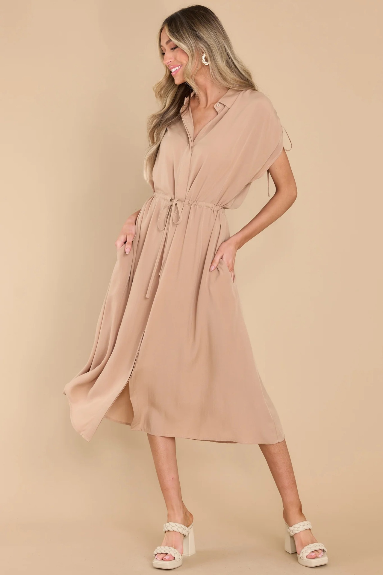 Single-breasted drawstring dress - Back View