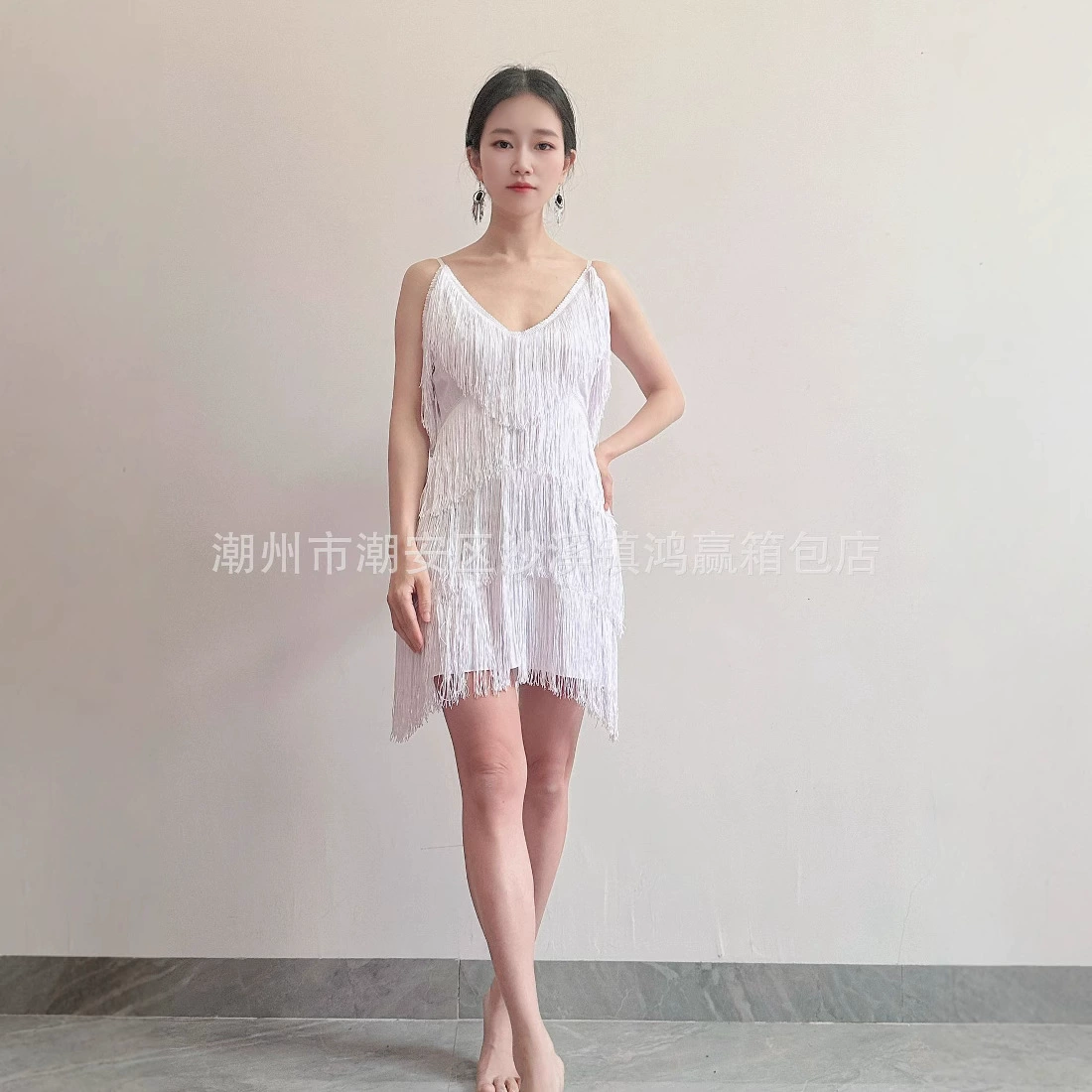 Европейская и американская юбка с глубоким V-образным вырезом и кисточками, платье для латинских танцев, танцевальный костюм, сценический бальный костюм, костюм для выступления, танцевальная юбка