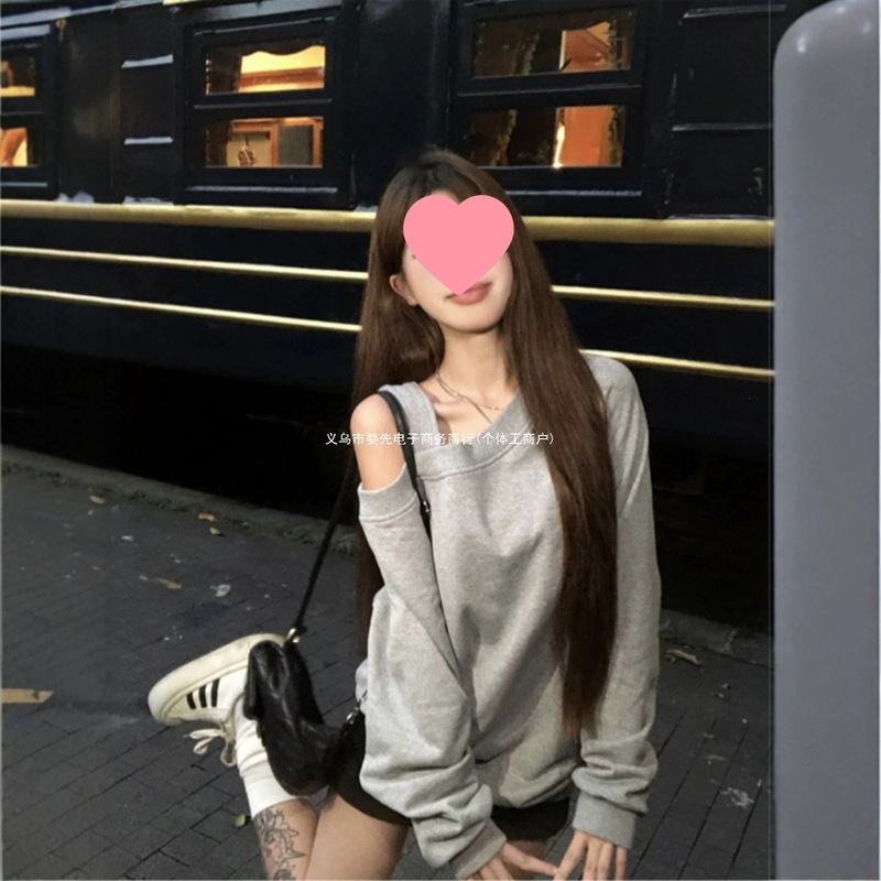 Korean-style casual gray off-shoulder sweatshirt for women, 2024 early autumn thin niche loose-fitting trendy top Korean-style casual gray off-shoulder sweatshirt for women, 2024 early autumn thin niche loose-fitting trendy top