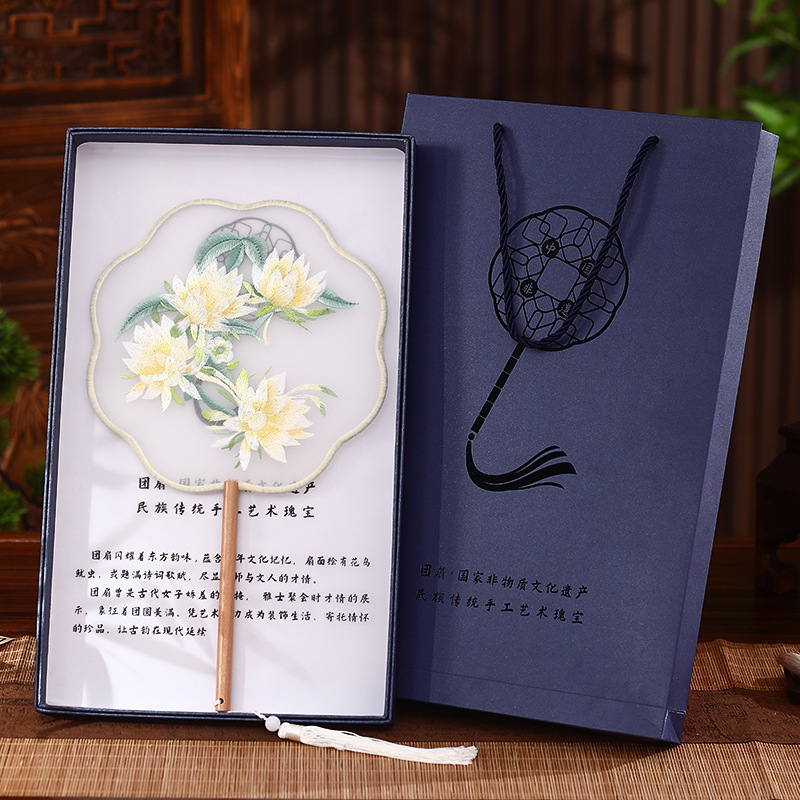 Abanico de grupo bordado Abanico de estilo antiguo Abanico femenino bordado Su Abanico de baile de estilo chino de mango largo Abanico de palacio Hanfu Abanico redondo cheongsam para niños