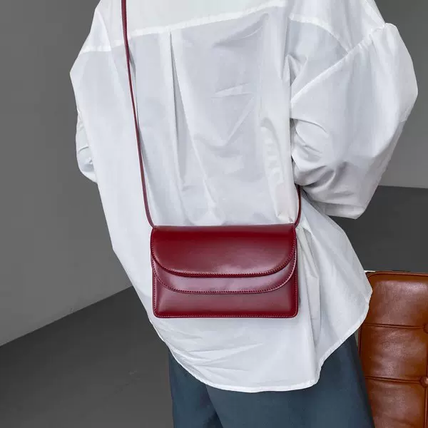 新款高级感轻奢牛皮小方包时尚女士通勤信封包包百搭单肩斜挎包