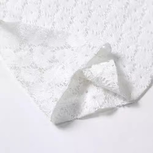 2024 Camisa de manga corta de encaje de moda para hombres transfronterizos europeos y estadounidenses Camisa transparente hueca con botones casuales