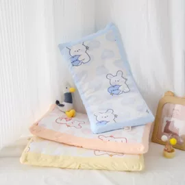 其他婴儿寝具;儿童帽;围嘴围兜