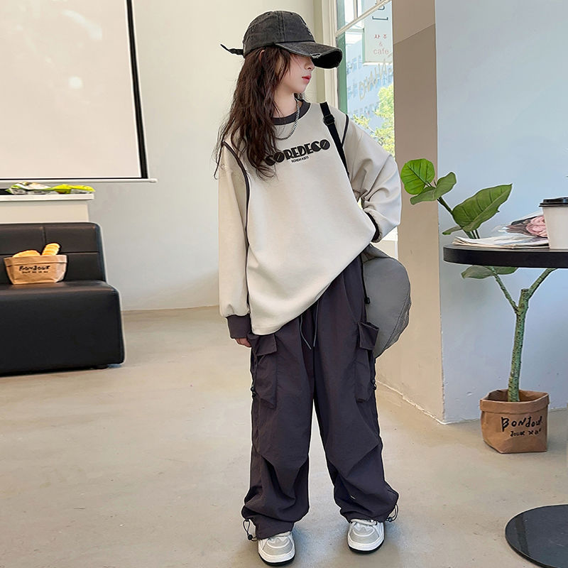Girls' Autumn Outfit Set 2024 New Style Stylish Casual Sports Sweatshirt and Paratrousers Cargo Pants Two-Piece Set for Medium and Large Children
